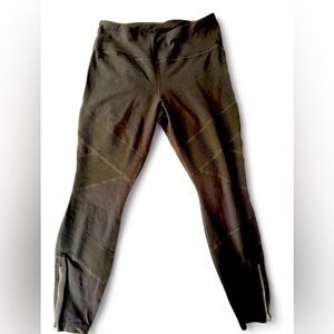 Black athleta Leggings with pattern and zipper